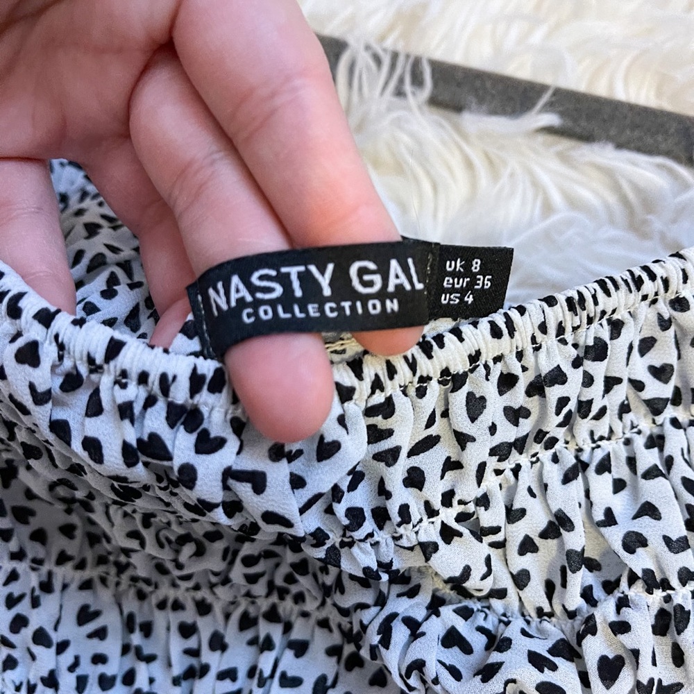 NASTY GAL HEART PUFFY SLEEVE CROP TOP✨
